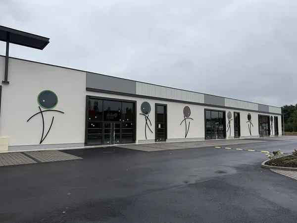 Local commercial 600 m²