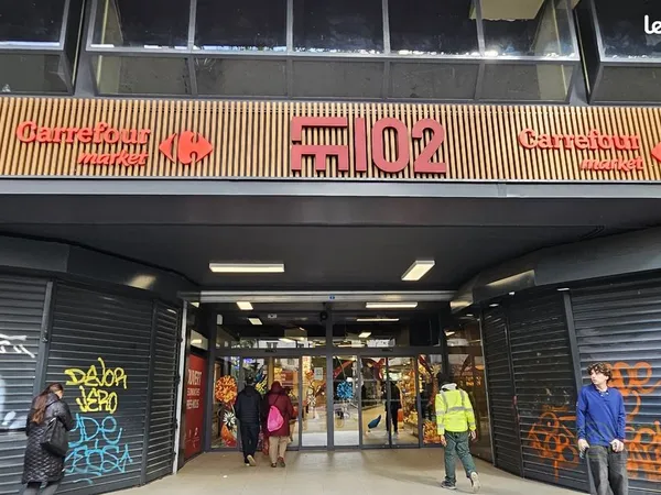 Local commercial 31 m² PARIS 18EME ARRONDISSEMENT