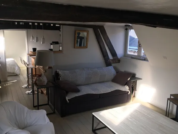 Loue appartement meublé plein de charme