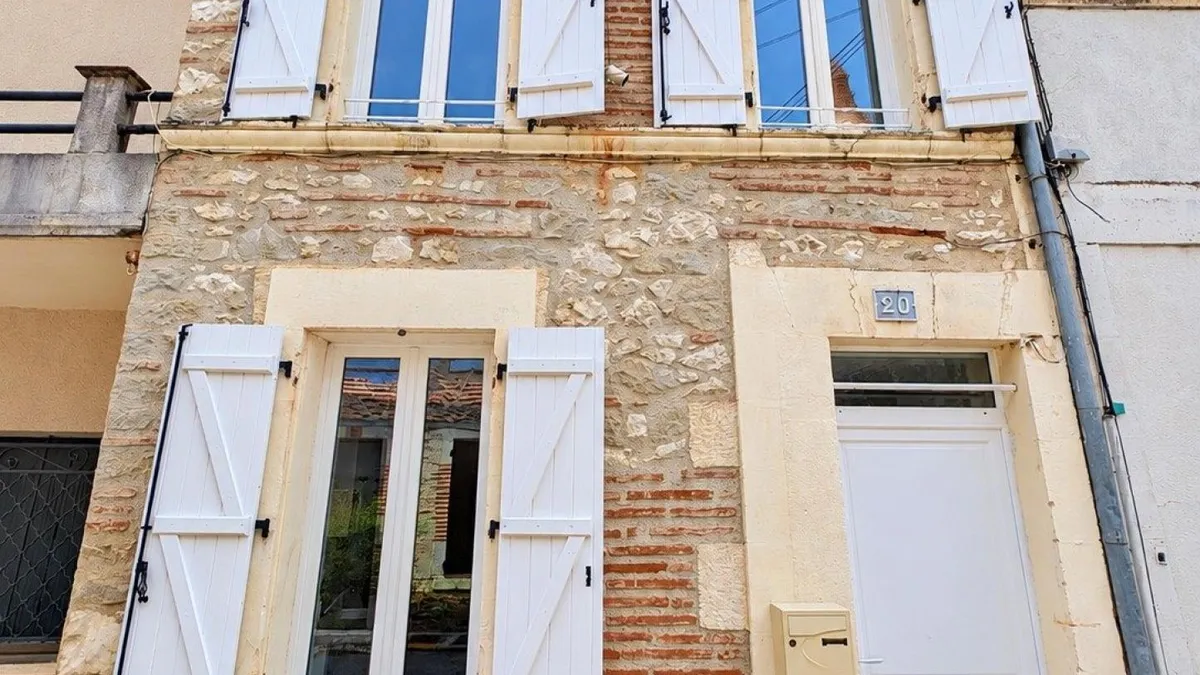 Photo 1