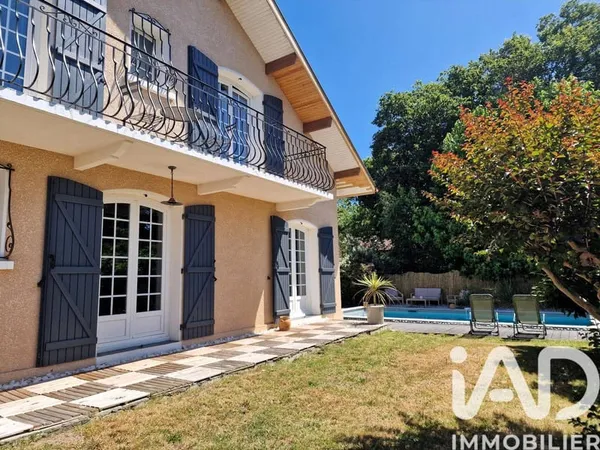 Maison 8 pièces 193 m²