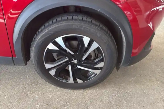 Peugeot 2008 moteur électrique 136 ch — photo 14