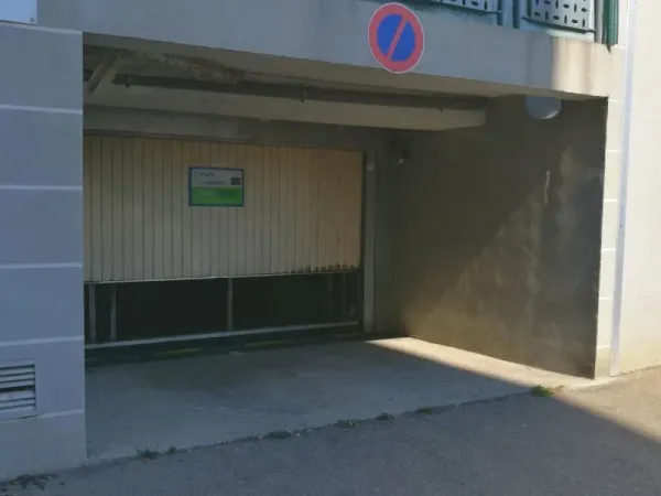 Stationnement Location Villeurbanne 81€