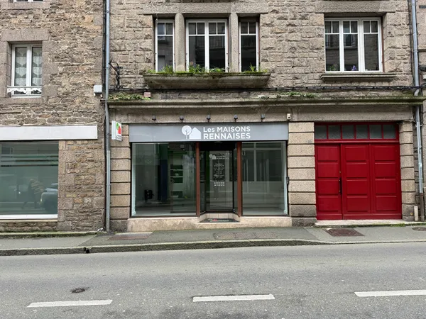 A LOUER Local commercial Dinan Centre 2 pièces 55 m2