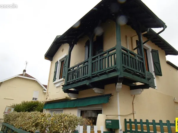 Maison 7 pièces 219 m²