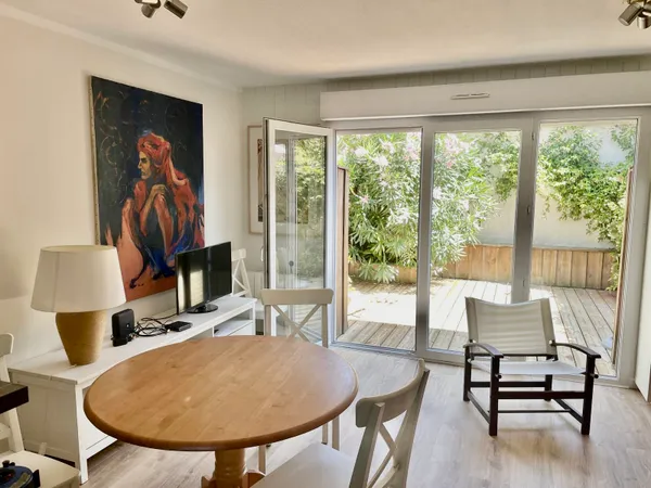 Vends appartement avec piscine
