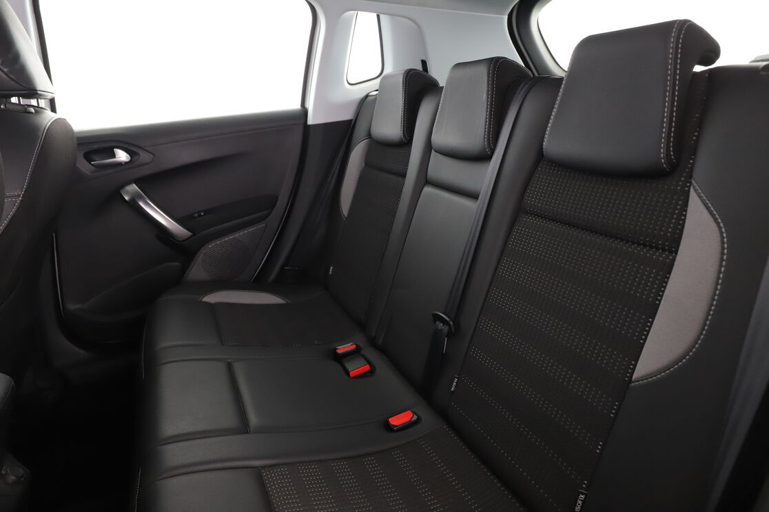 Peugeot 2008 1.2 PureTech Allure — photo 13