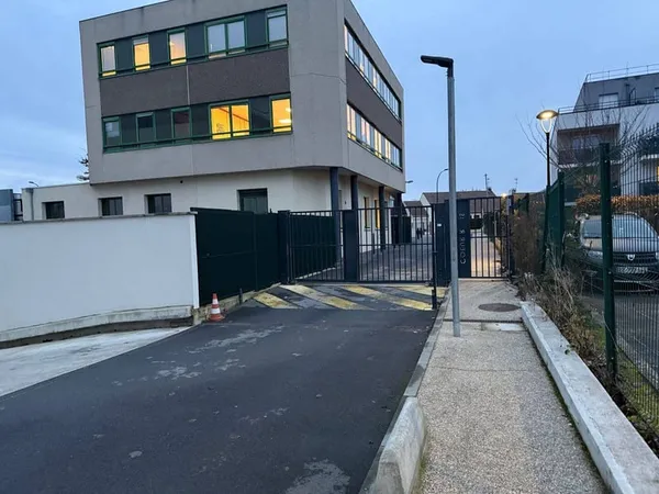Parking 12 m²
