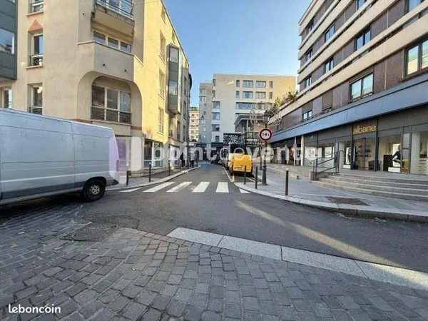 Commerce chaussure/cuir 47 m²