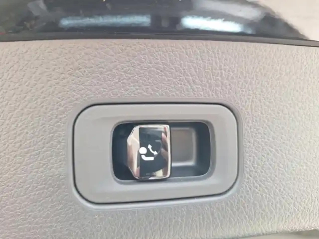 Mercedes Glc 300 de hybrid eq 4matic am — photo 20