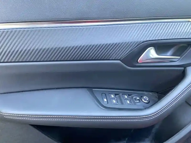 Peugeot 508 hybrid 225 e-eat8 — photo 11