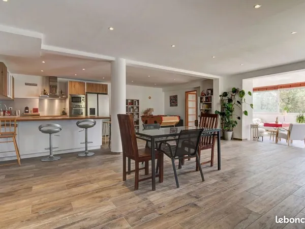 Duplex 3 pièces 140 m²