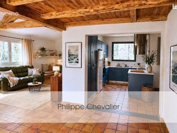 Maison 8 pièces 215 m²