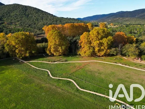 Terrain 237976 m²