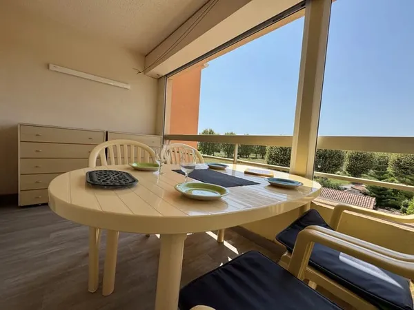 À quelques pas de la mer, votre pied-à-terre sur la Côte d'Azur Varoise !