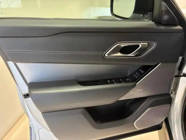 Land Rover Range Rover velar 3.0d v6 300ch r-dynamic hse awd bva — photo 12