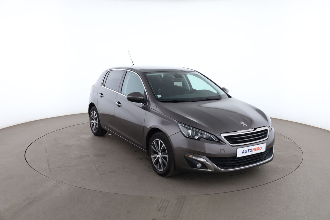 Peugeot 308 1.2 PureTech Allure EAT6 — photo 7