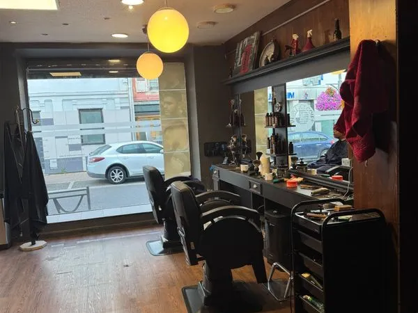 À DEBATTRE : Fonds de commerce Salon de coiffure au centre-ville de Bischwiller