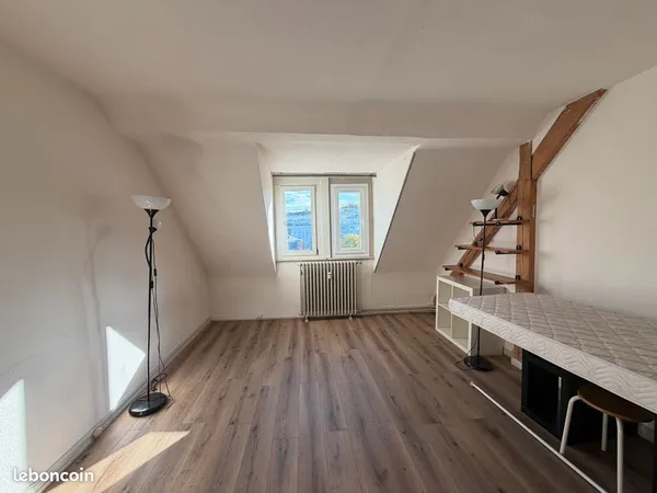 À louer Quartier Contades 2 pièces cuisine salle de bain / convient pour 1 ou 2 étudiants
