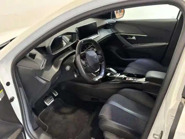 Peugeot 208 e- 136ch gt line — photo 23