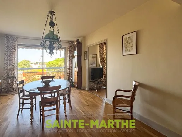 Niort centre. Bel appartement T3 avec garage.