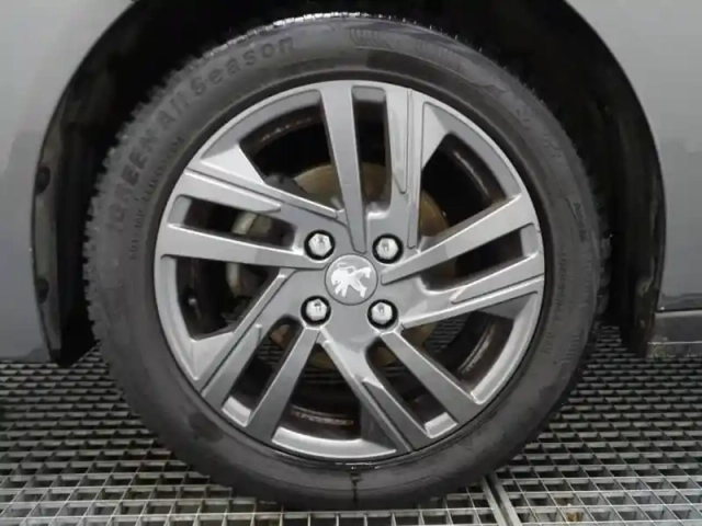 Peugeot 208 1.2 puretech 75ch s&amp;s active business — photo 10