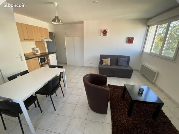 Studio 1 pièce 35 m²
