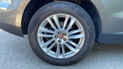Jaguar F-Pace 2.0 D 180 AWD BVA8 - Portfolio – 2017 – 101417 km – Diesel – Boîte Automatique — photo 33
