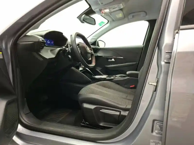 Peugeot 208 hybrid 100 e-dcs6 — photo 13
