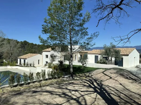 Villa 10 pièces 300 m²