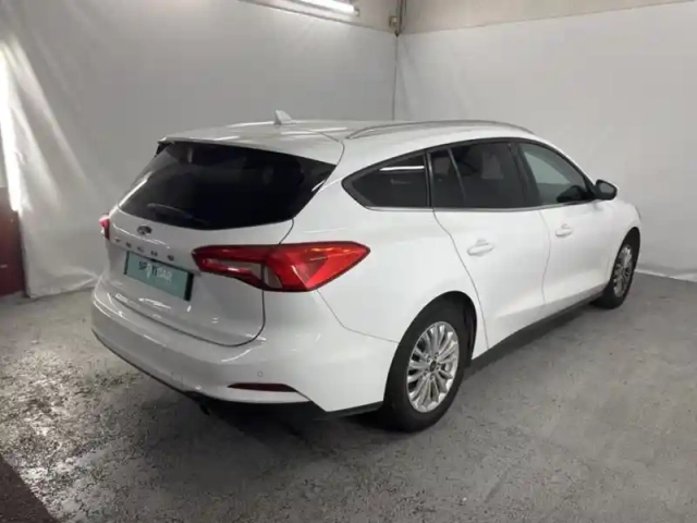 Ford Focus sw 1.0 ecoboost 125ch titanium — photo 4