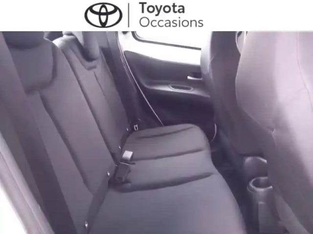Toyota Aygo x 1.0 vvt-i 72ch dynamic s-cvt my23 — photo 15