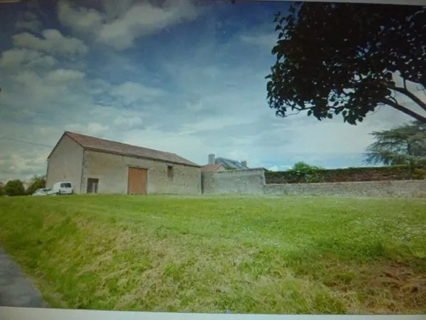 GRANGE ET TERRAIN A BATIR