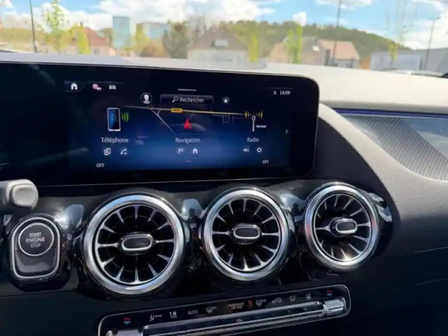 Mercedes Gla 200 d amg line — photo 38