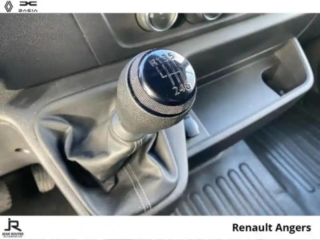 Renault Master fg f3500 l2h2 2.3 blue dci 110ch confort - 19090? ht — photo 6