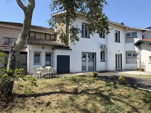 Immeuble 7 pièces 185 m²