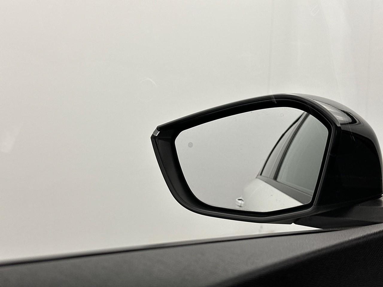 Peugeot 308 sw phev 180 e-eat8 gt — photo 15