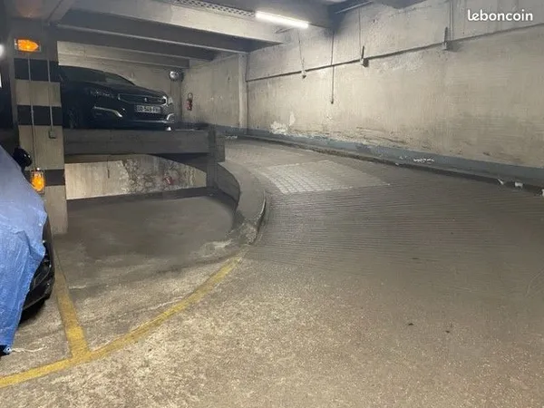 Place 2 roues - Parking sécurisé - rue de Dunkerque Paris 9e