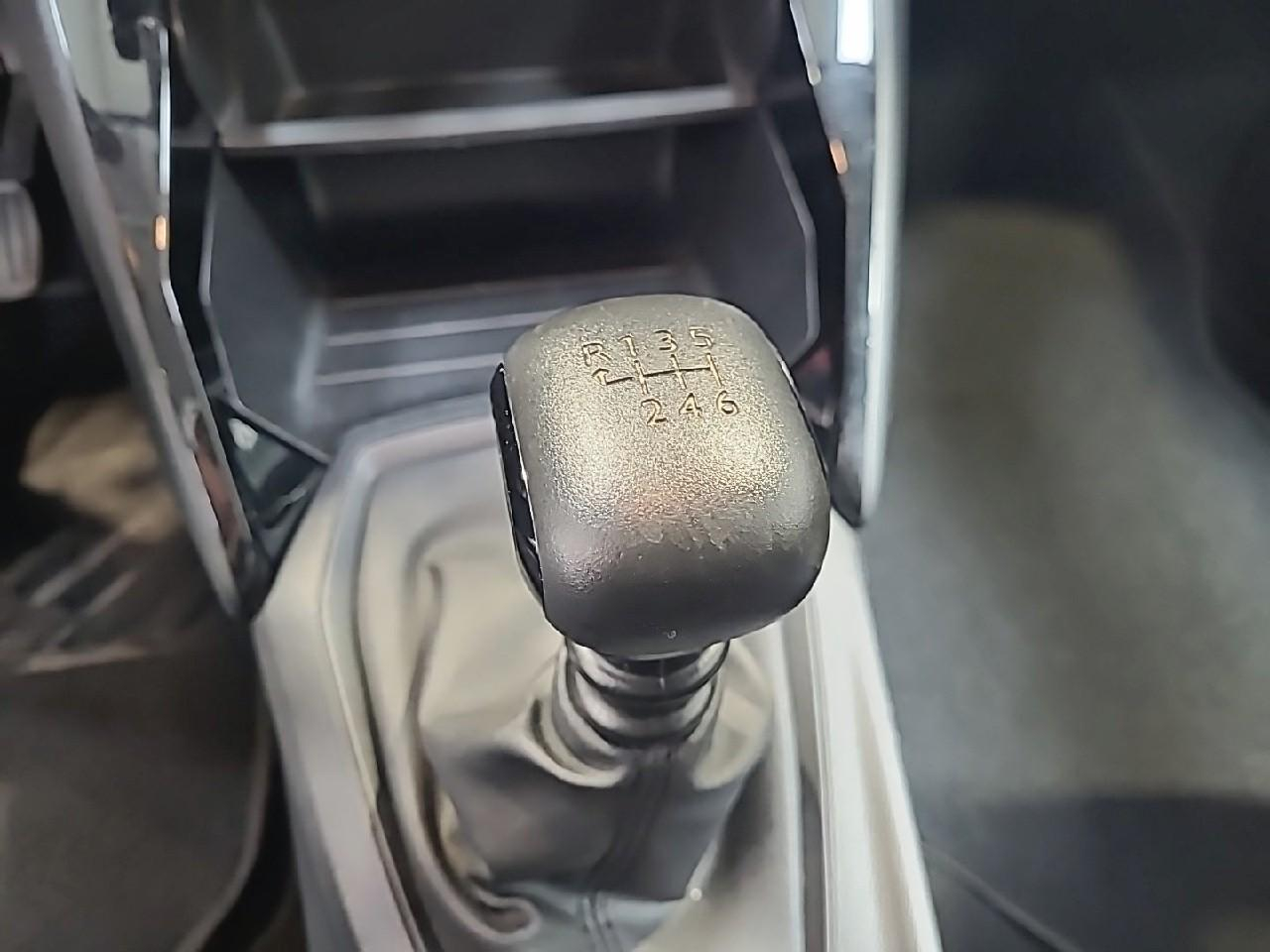 Peugeot 208 bluehdi 100 s&s bvm6 premium — photo 19