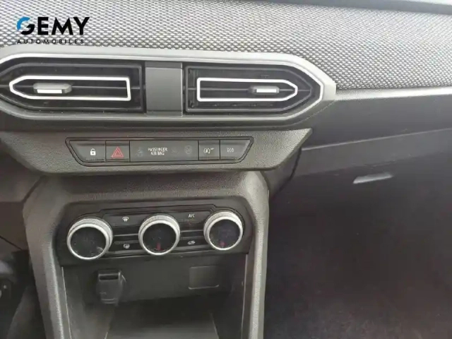 Dacia Sandero eco-g 100 — photo 13