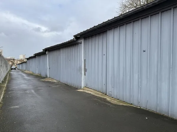 GARAGE A LOUER