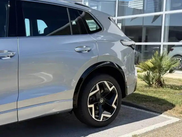 Volkswagen Tiguan 1.5 ehybrid 204ch dsg6 — photo 9