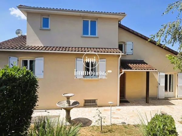 Maison 8 pièces 197 m²