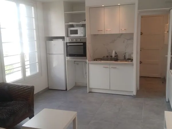 F2 à vendre de 29m2 à l'hay les roses