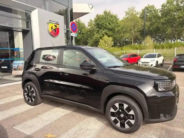 Fiat Panda grande  electrique 113ch icône — photo 3