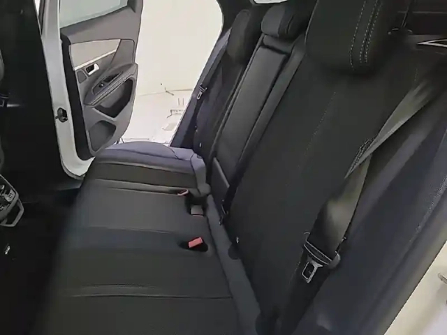 Peugeot 3008 puretech 130ch s&amp;s eat8 — photo 12