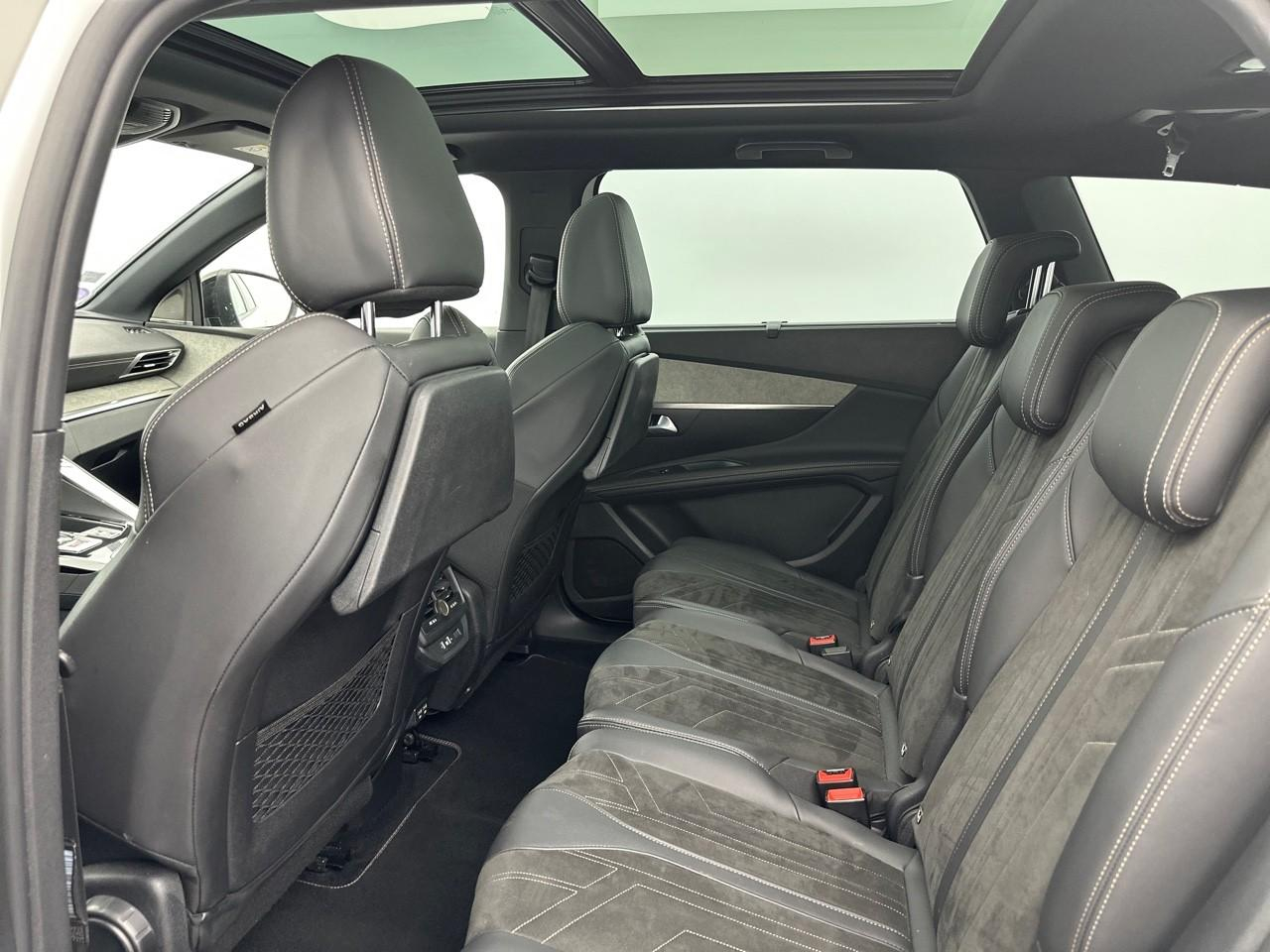 Peugeot 5008 puretech 180ch s&s eat8 gt pack — photo 12