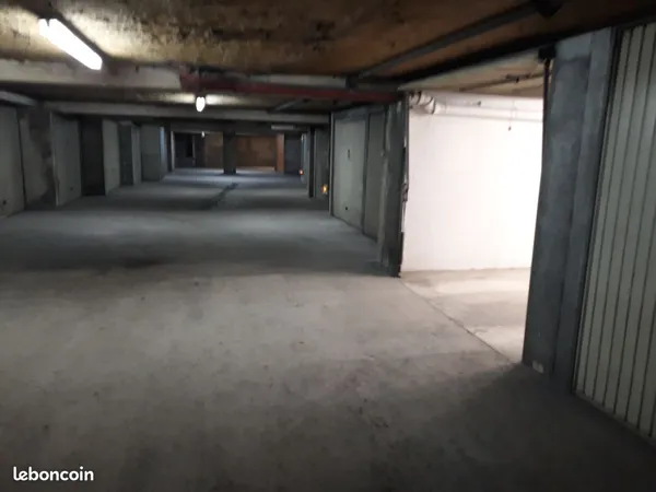 Garage 15 M2 LA GARDE Quartier La Planquette