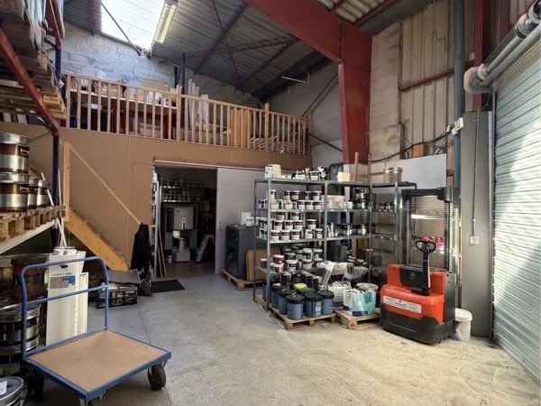 Entrepôt stockage Orvault 66m2