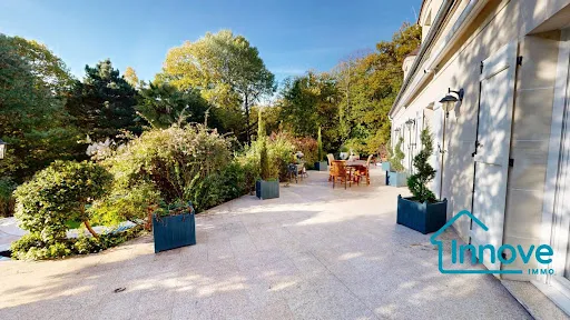 Maison 7 pièces 220 m²